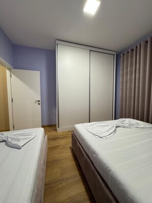 2 bedrooms, iron/ironing board, free WiFi