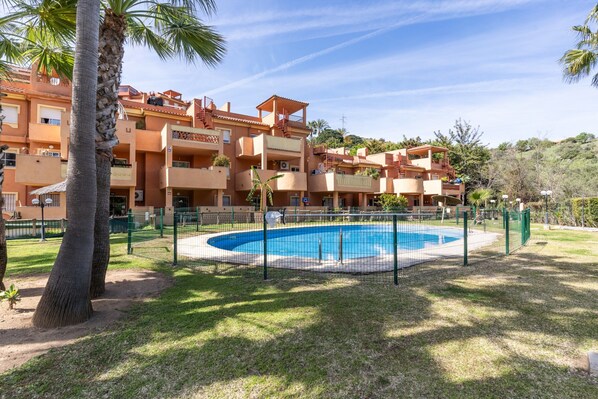 Apartment | Pool | Outdoor pool