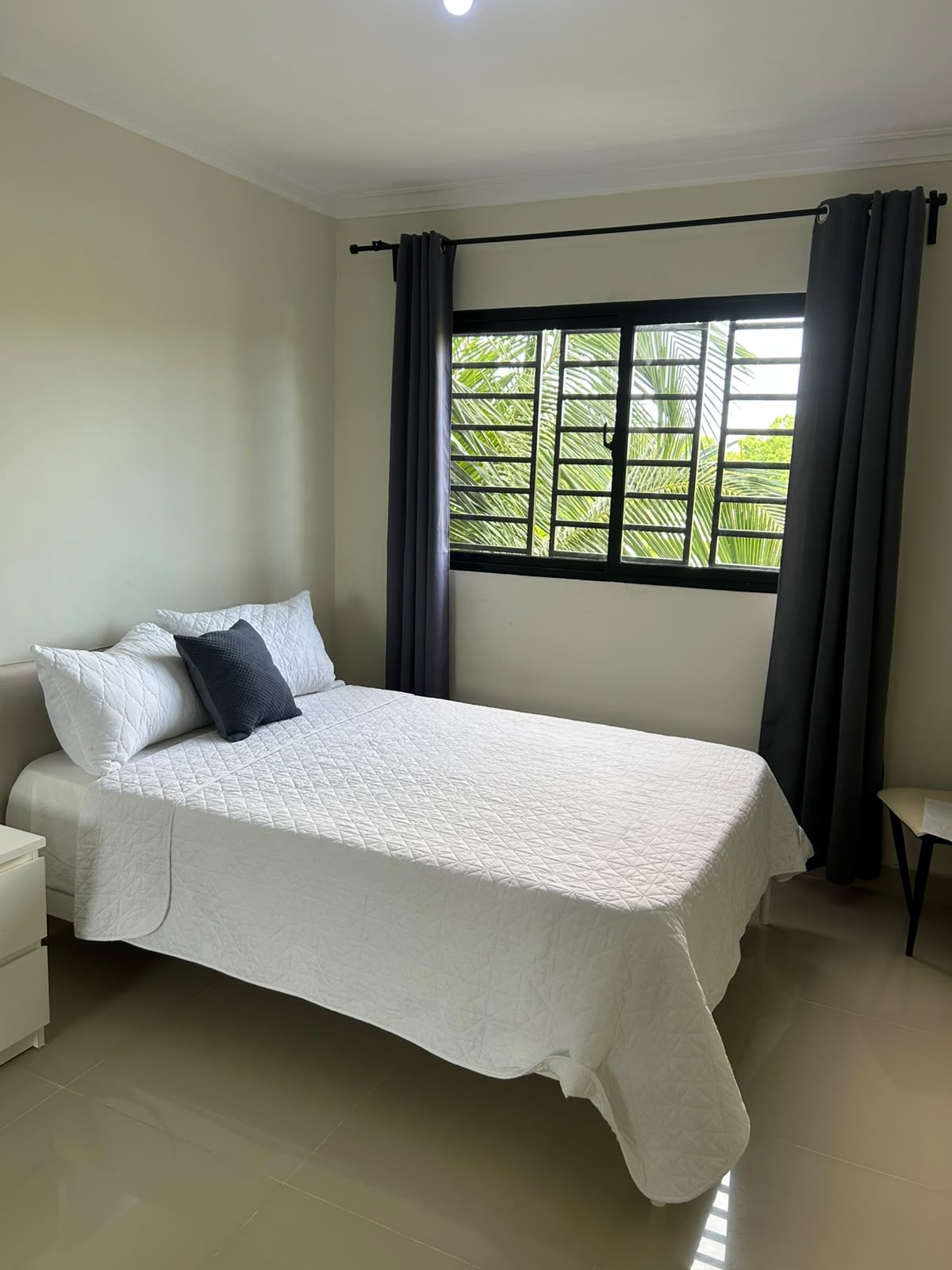 3 bedrooms, iron/ironing board, WiFi (free), bed sheets