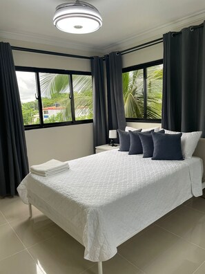 3 bedrooms, iron/ironing board, free WiFi, bed sheets