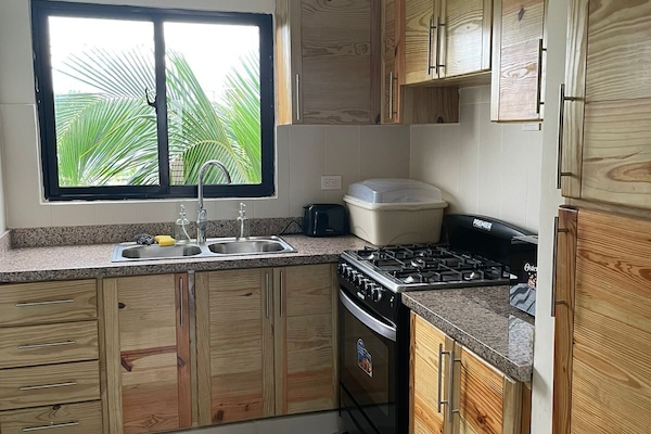 Micro-ondes, four, plaque de cuisson