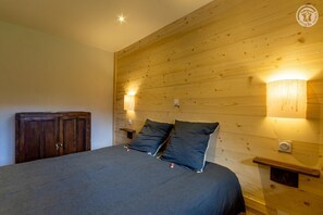 4 soverom, strykejern/-brett, reiseseng for barn og wi-fi (inkludert)