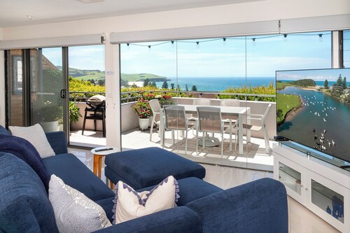 Burri Burri View for 6- Ocean Views