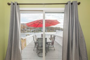 Interior - Lake Front Home w/Dock, Kayak, Canoe Right On Lake Hopatcong w/AC Wifi Huge Deck (Jefferson Township)