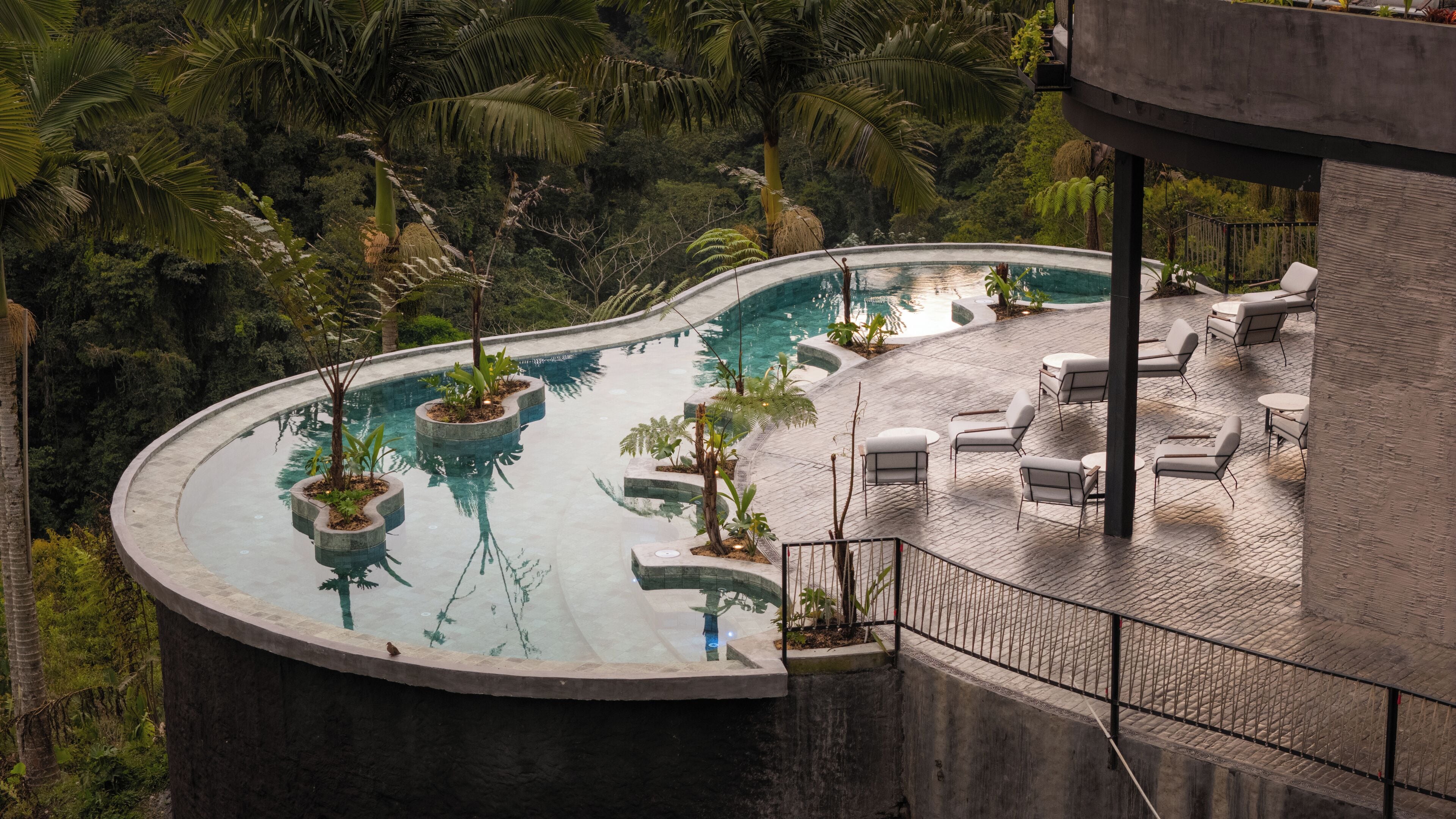 Poolside bar
