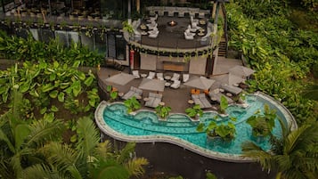 Kolam renang outdoor