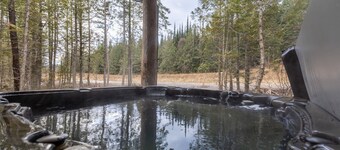 Ski In Mountain Retreat with Hot Tub