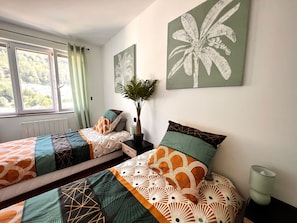 2 bedrooms, iron/ironing board, free WiFi, bed sheets