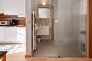 Fridge, oven, stovetop, dishwasher - Apartment "Haus Peer A 2" with Mountain View, Private Terrace, and Wi-Fi (Mals)