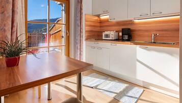 Kühlschrank, Ofen, Herdplatte, Geschirrspüler