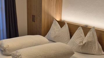 1 quarto, Wi-Fi de cortesia, roupa de cama