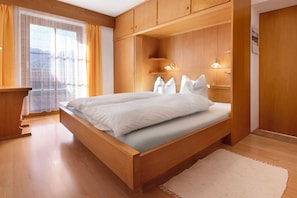 1 dormitori, wifi gratuïta i roba de llit