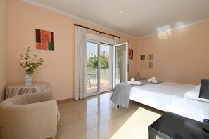 4 soverom, wi-fi (inkludert) og sengetøy