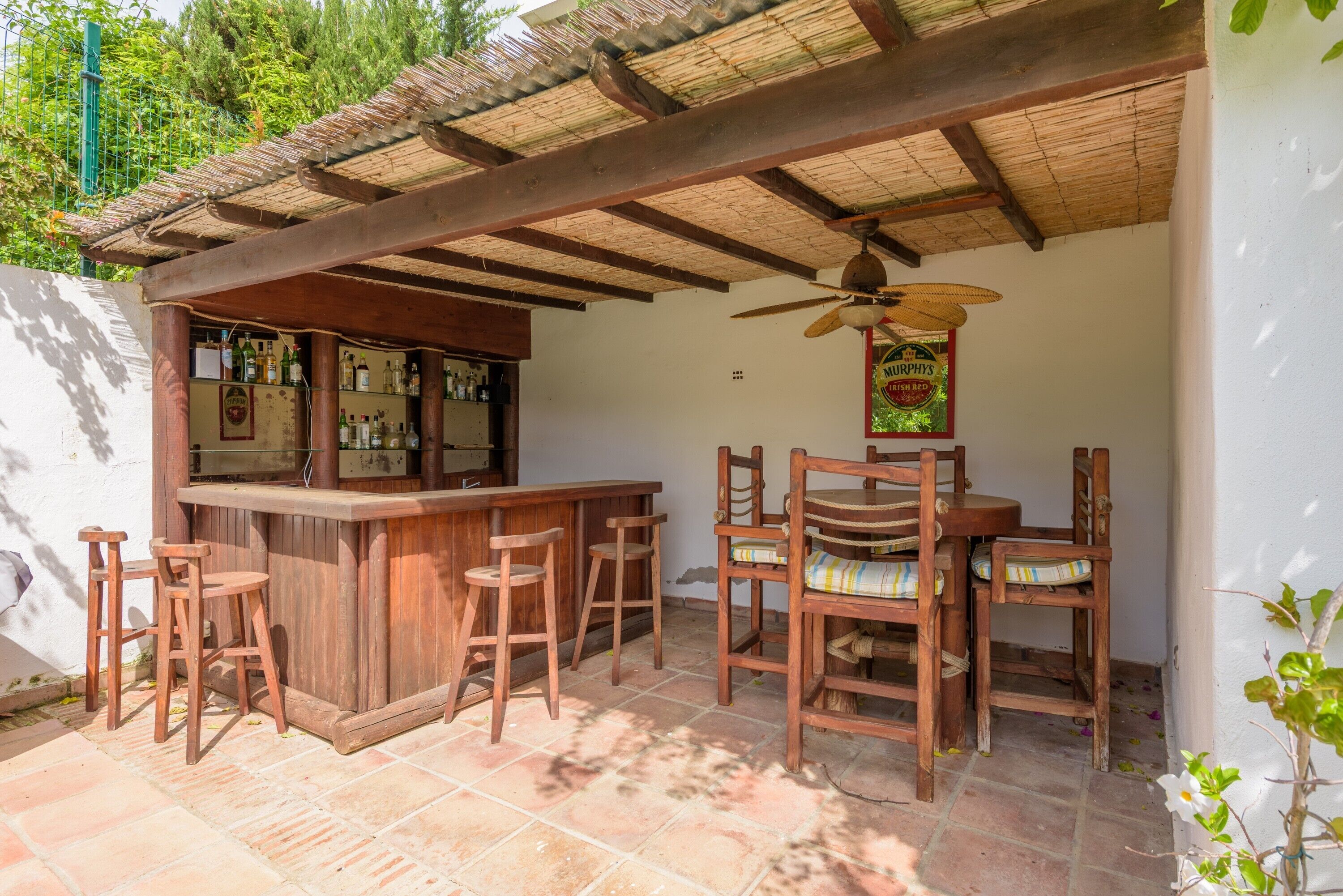 Bar (en la propiedad)