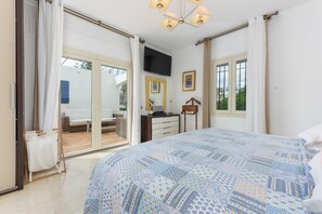 4 slaapkamers, een strijkplank/strijkijzer, gratis wifi, beddengoed