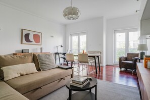 Télévision, chaîne hi-fi