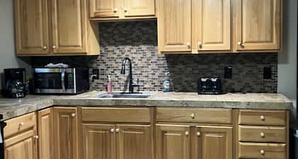 Charming 2-bedroom cabin on Gull Lake with lake access near Tenstrike