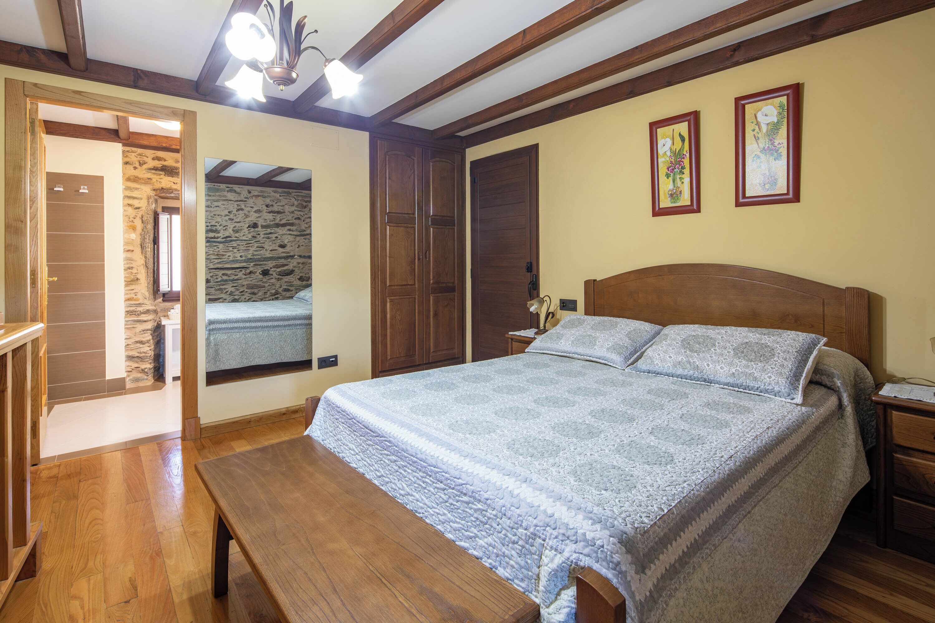 1 chambre, fer et planche à repasser, Wi-Fi gratuit, draps fournis