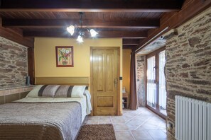 3 habitaciones, tabla de planchar con plancha y wifi gratis 