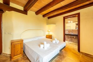 5 quartos, ferros/tábuas de passar roupa, Wi-Fi de cortesia