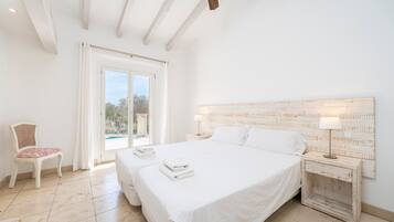 5 Schlafzimmer, Bügeleisen/Bügelbrett, kostenloses WLAN, Bettwäsche