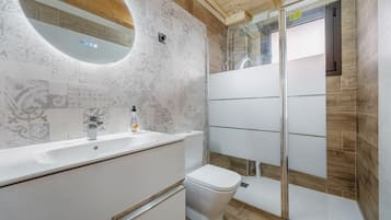 Douche, serviettes fournies