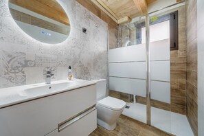 Douche, serviettes fournies