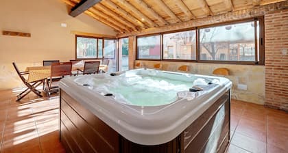 Finca 'Torre Piquer' mit privatem Garten und Balkon