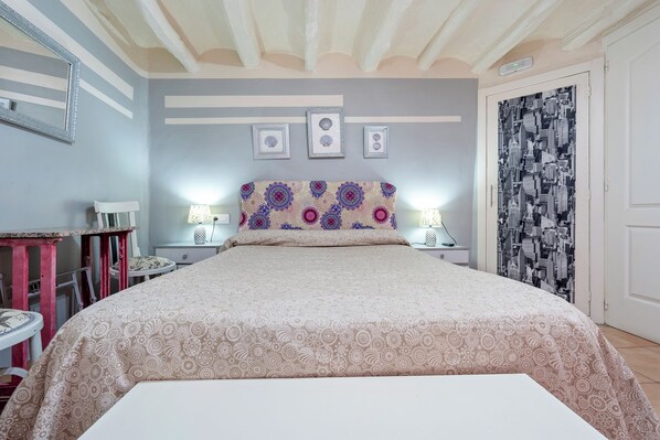 1 chambre, accès au Wi-Fi (inclus), literie fournie