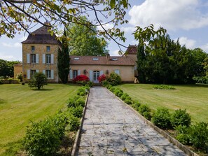 Property grounds - Villa Pech'mej with pool in the heart of the Périgord Noir (Sainte-Foy-de-Belvès)