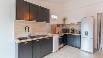 Fridge, microwave, oven, stovetop