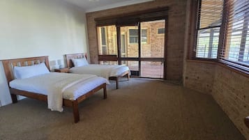 8 bedrooms, iron/ironing board, free WiFi, bed sheets