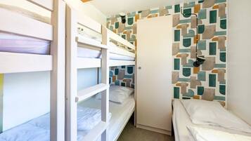 2 bedrooms, WiFi (free)