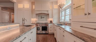 Seashore Villa. Spacious estate with 6 bedrooms, custom in-ground pool with sun deck, gourmet kitchen, bar, beach, games, and much more! Historic Cape May!