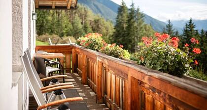Apartment 'Rieplechn App Bergblick' with Mountain View, Shared Garden and Wi-Fi