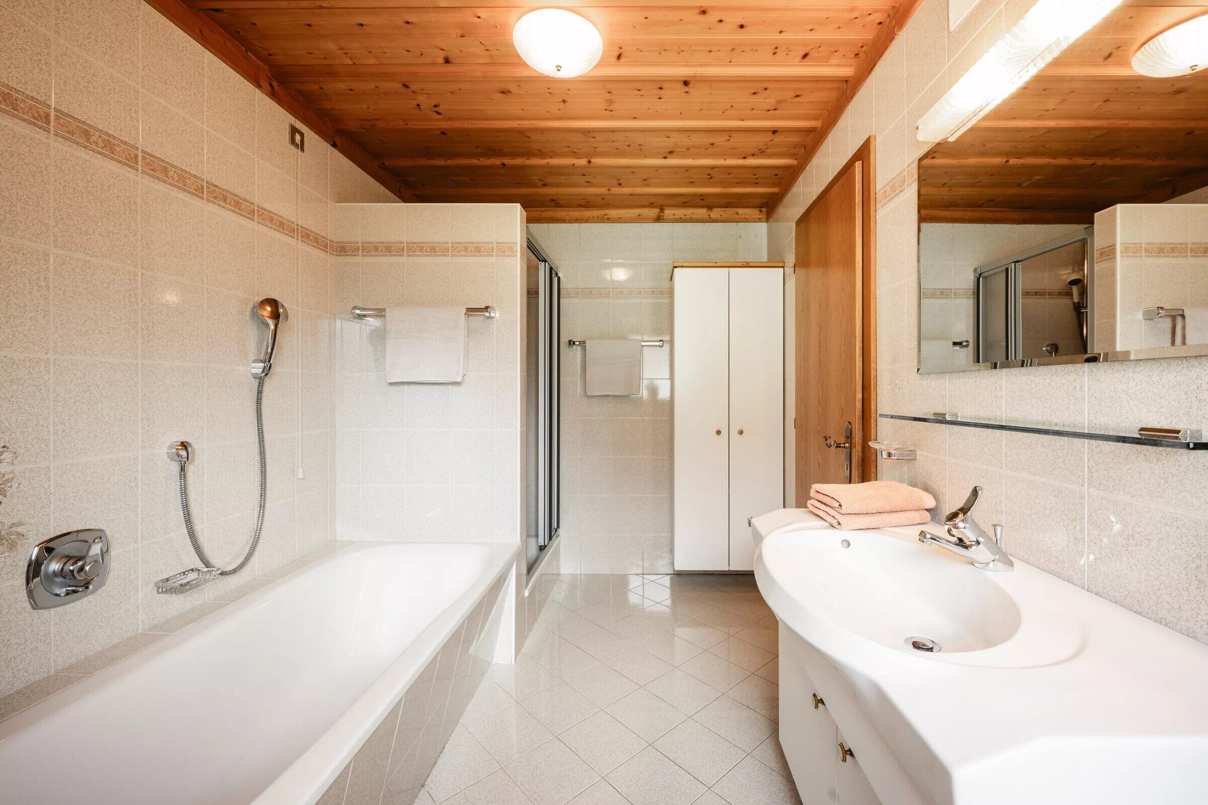 Doccia, asciugacapelli, asciugamani