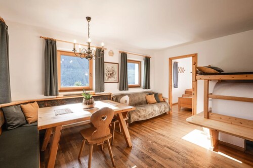 Apartment 'Rieplechn App Sonnenparadies' with Mountain View, Shared Garden and Wi-Fi