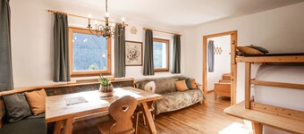 Apartment 'Rieplechn App Sonnenparadies' with Mountain View, Shared Garden and Wi-Fi