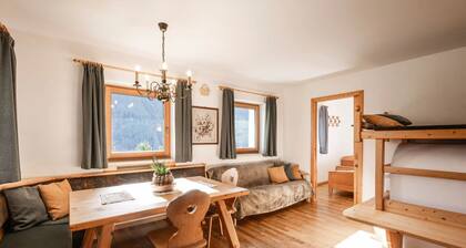 Apartment 'Rieplechn App Sonnenparadies' with Mountain View, Shared Garden and Wi-Fi