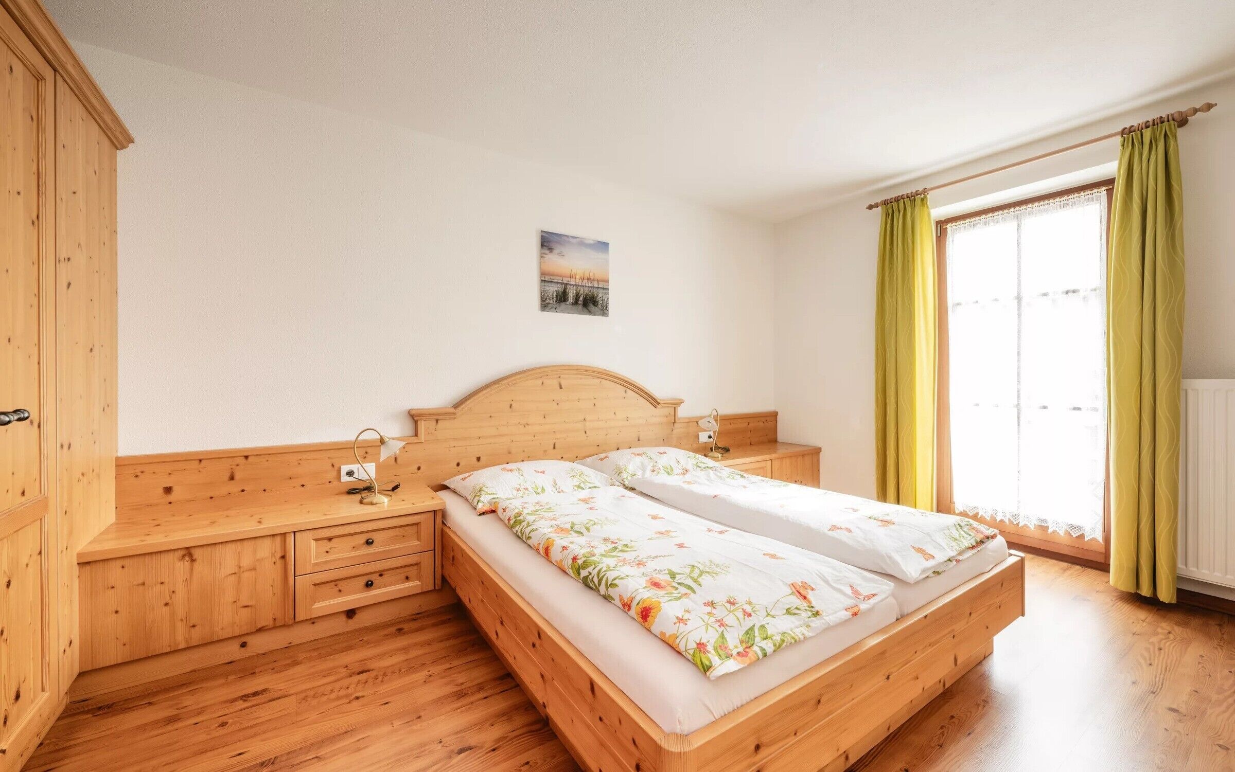 2 室のベッドルーム、アイロン / アイロン台、WiFi (無料)、ベッドシーツ