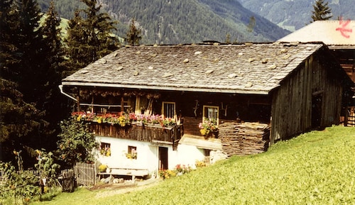 Apartment 'Rieplechn App Waldruhe' with Mountain View, Shared Garden and Wi-Fi