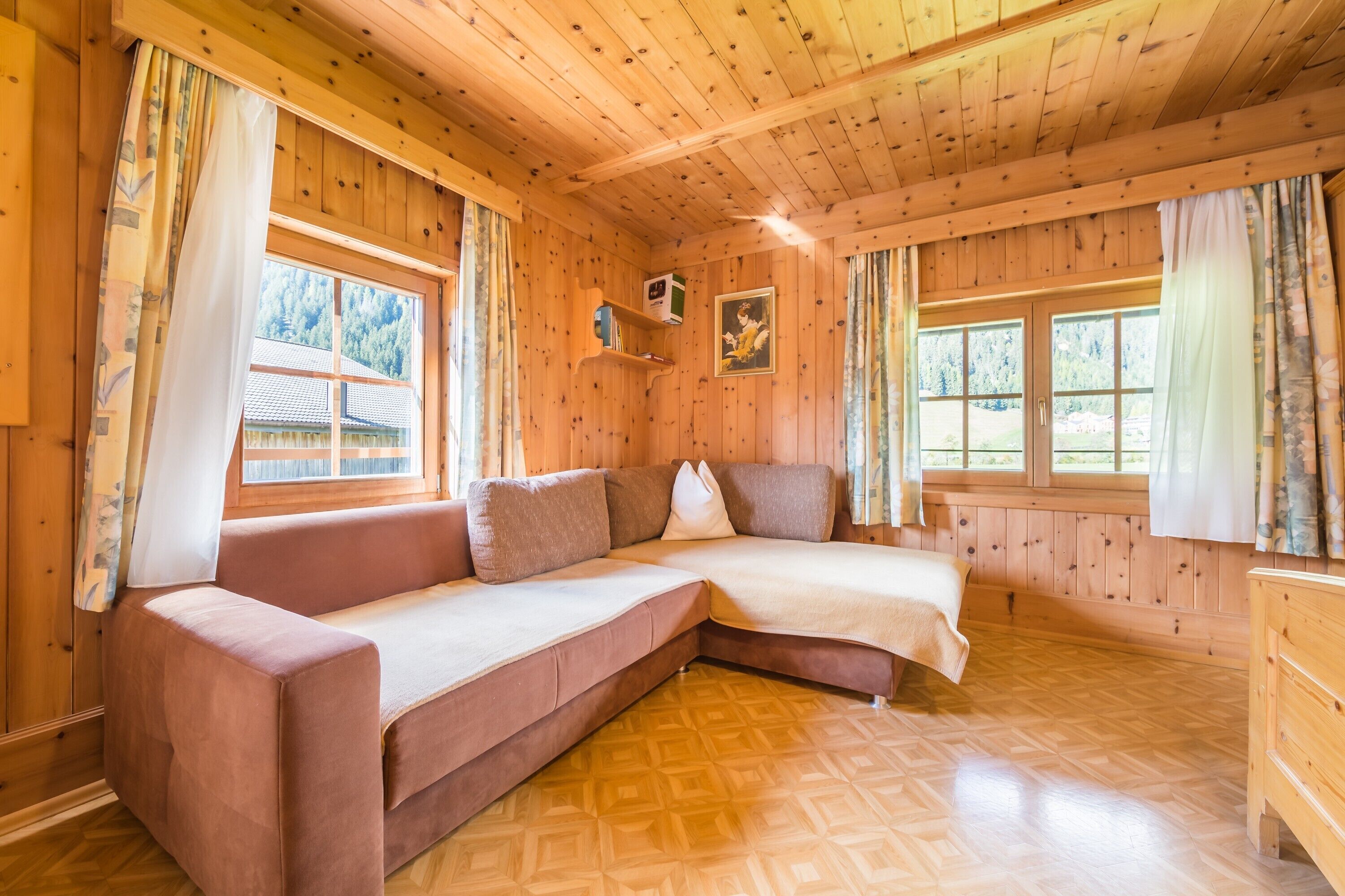 Fernseher, Tischtennisplatte