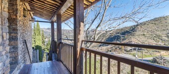 Gästehaus 'Rectoria De Claverol' mit Bergblick, privater Terrasse und WLAN