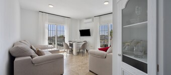 Appartement 'Apartamento Los Jardines' avec piscine partagée, Wi-Fi et climatisation
