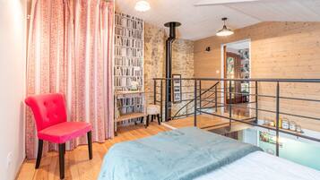 1 slaapkamer, een strijkplank/strijkijzer, gratis wifi, beddengoed