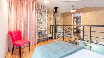 1 bedroom, iron/ironing board, free WiFi, bed sheets