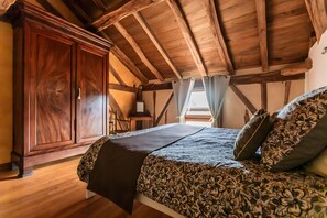 3 bedrooms, iron/ironing board, free WiFi