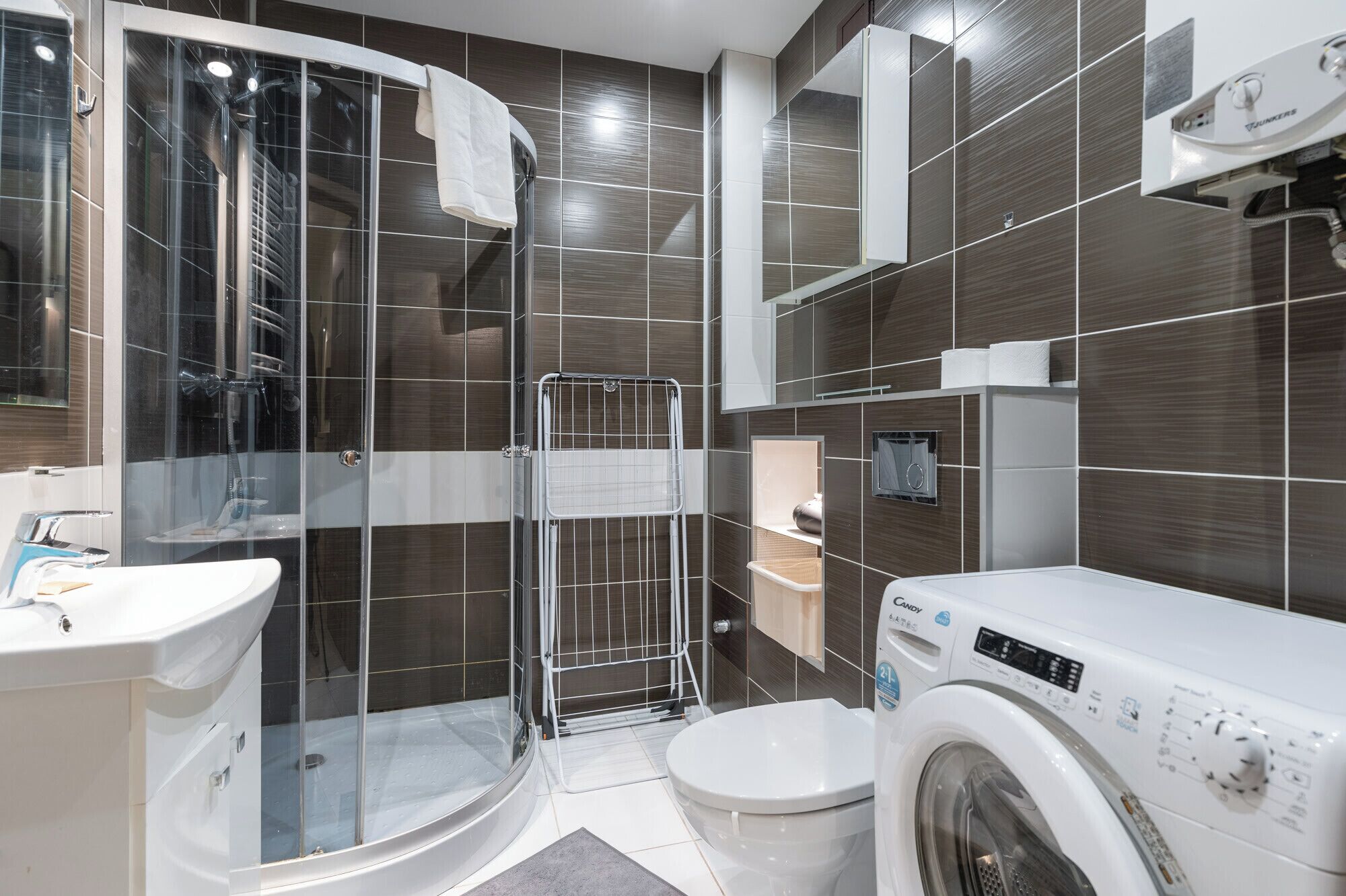 Shower, free toiletries, hair dryer, towels