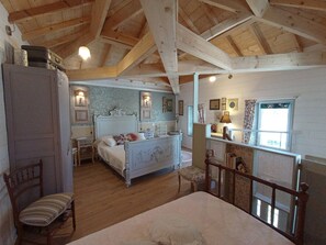 1 habitación, tabla de planchar con plancha, wifi gratis y ropa de cama 