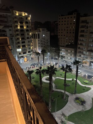 Property grounds - Zahir - 701 (Giza Governorate)